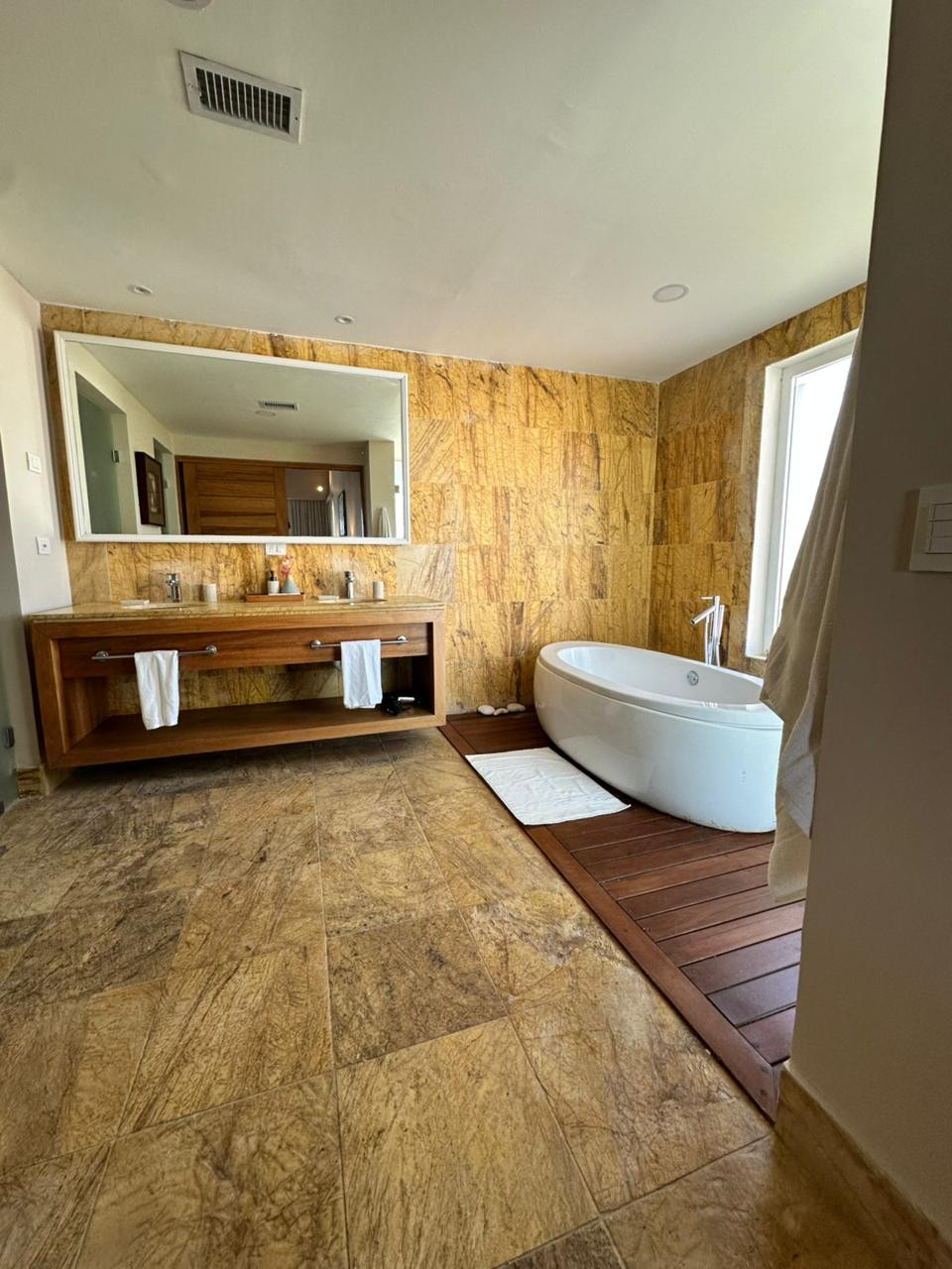 WhatsAppImage2025-12-13at10