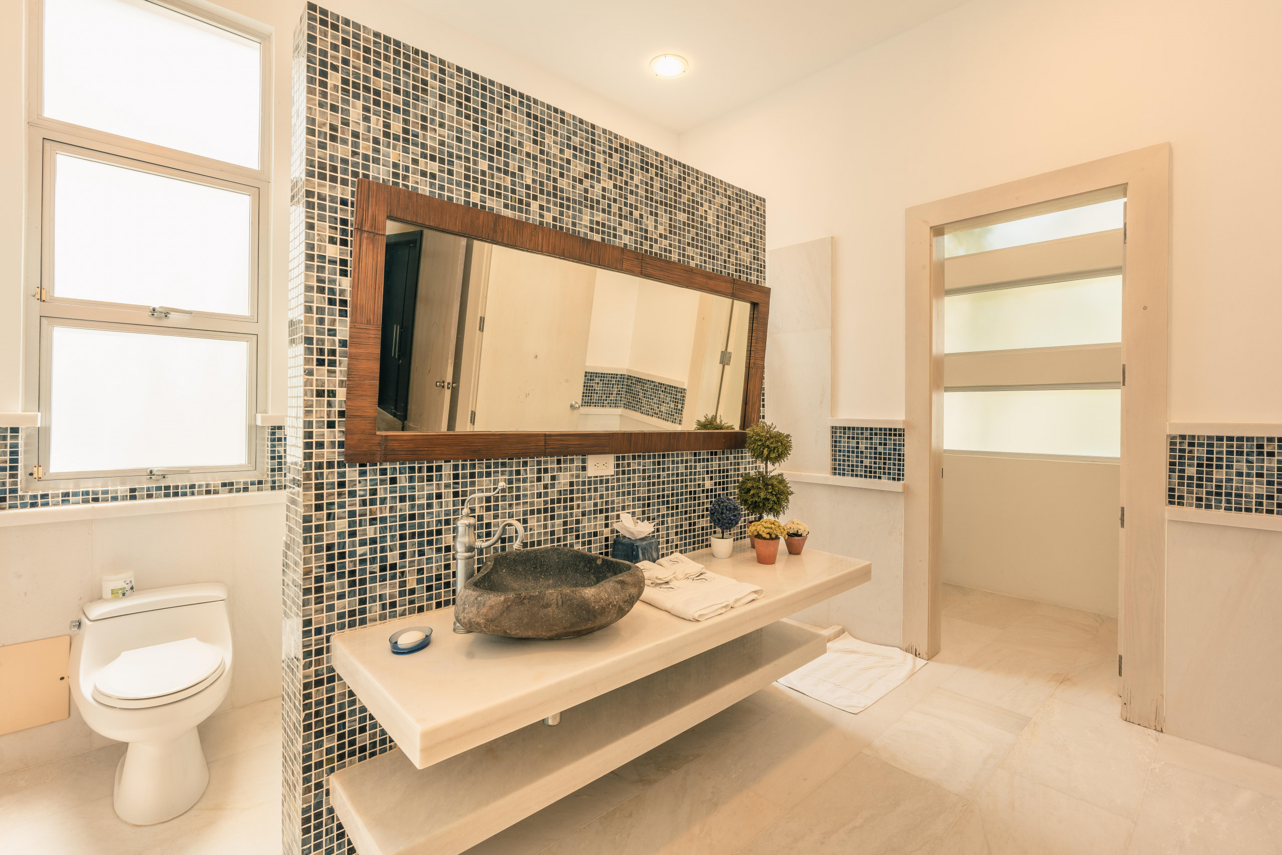 DSC08692DSC08692-HDR_7865x5246