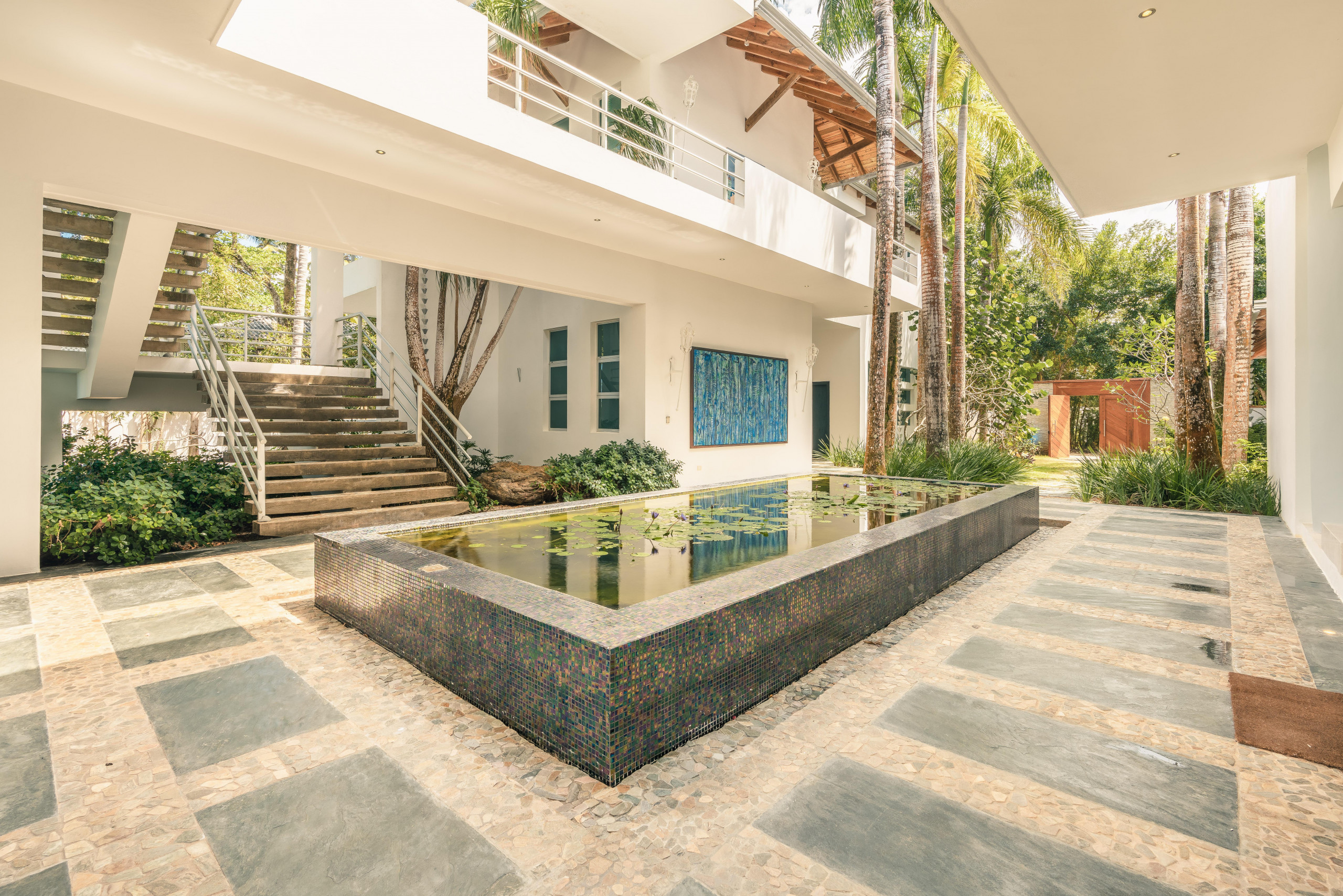 DSC08836DSC08836-HDR_7823x5218