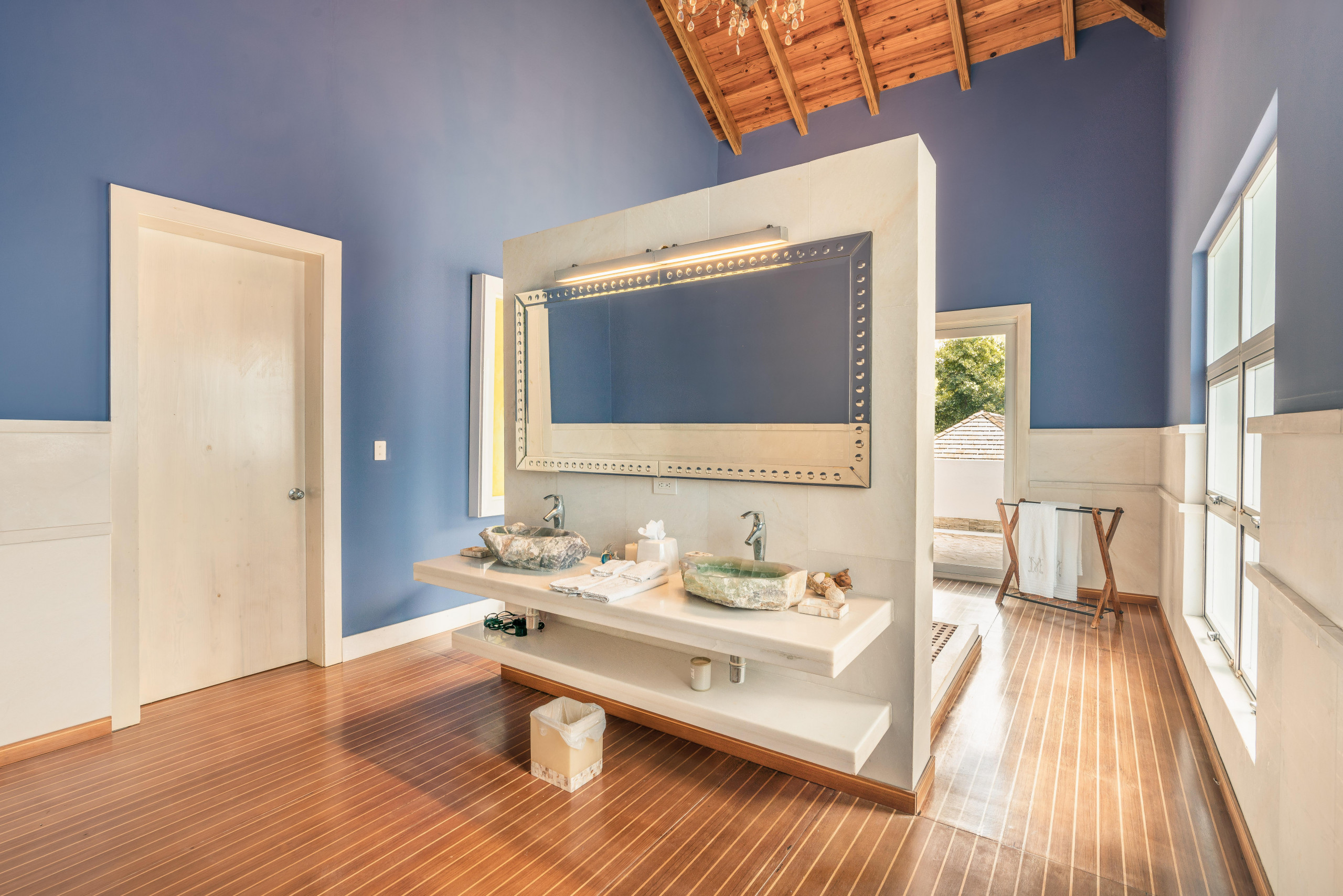 DSC08943DSC08943-HDR_7779x5189