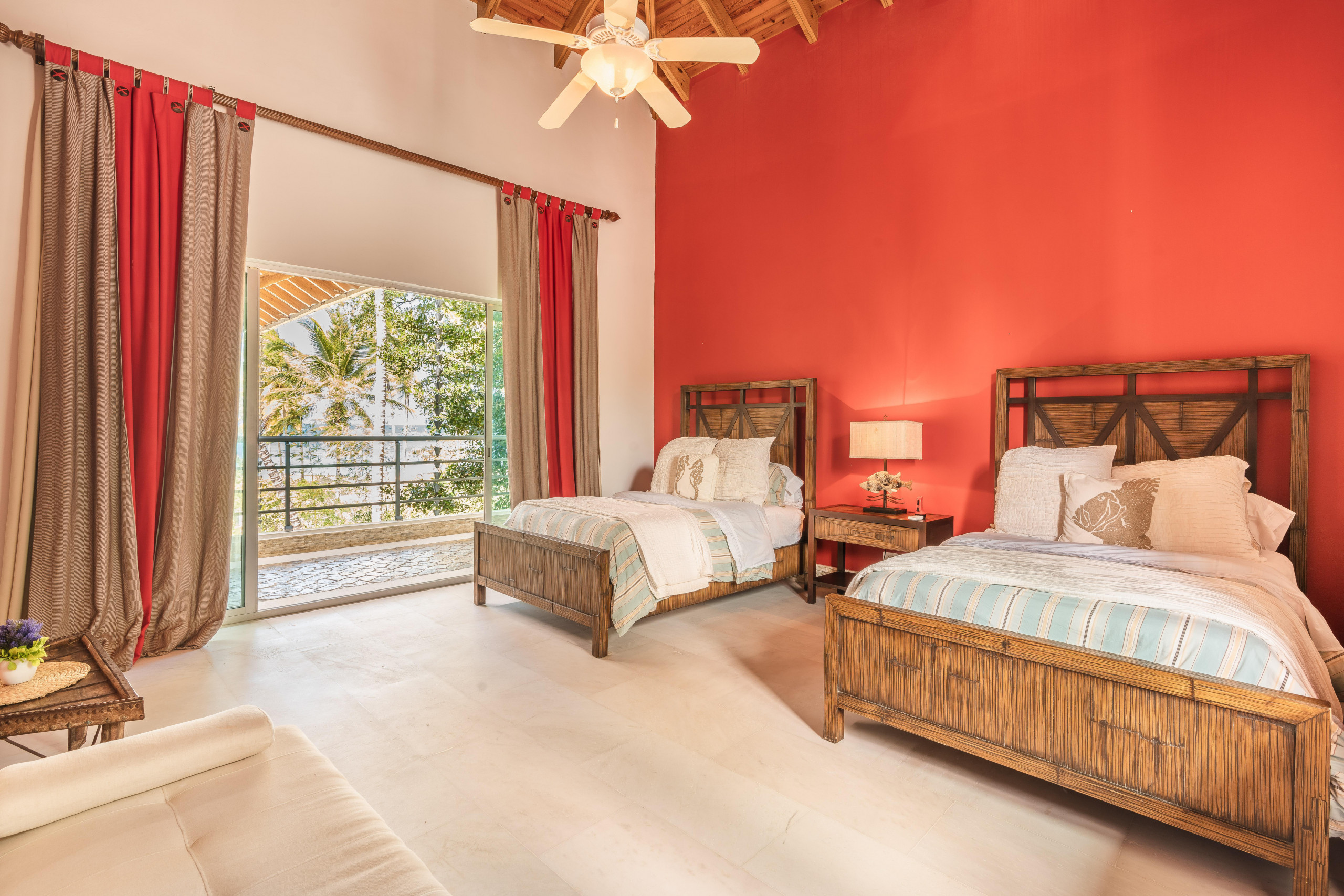 DSC08899DSC08899-HDR_7693x5131