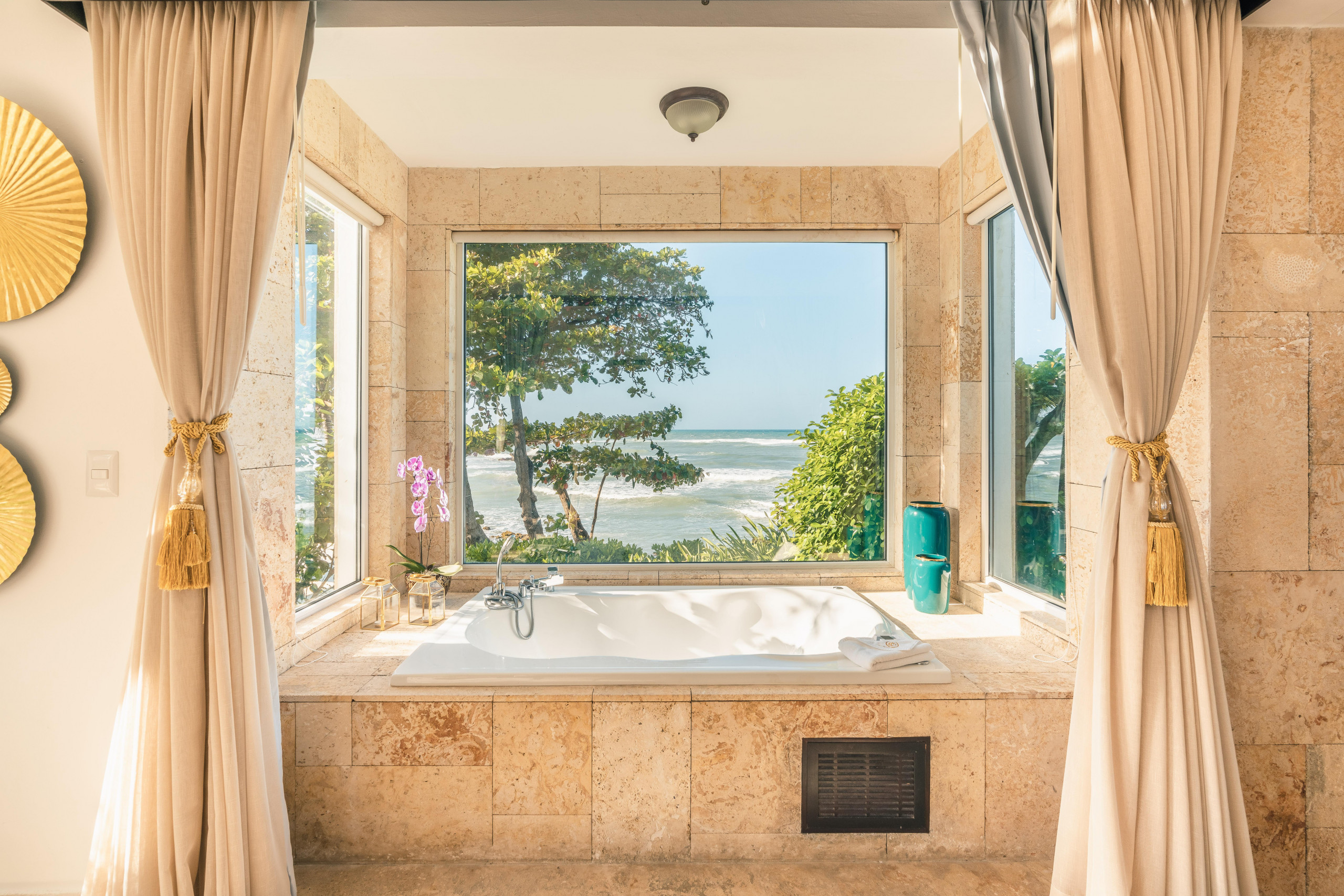 DSC00136DSC00136-HDR_7843x5231