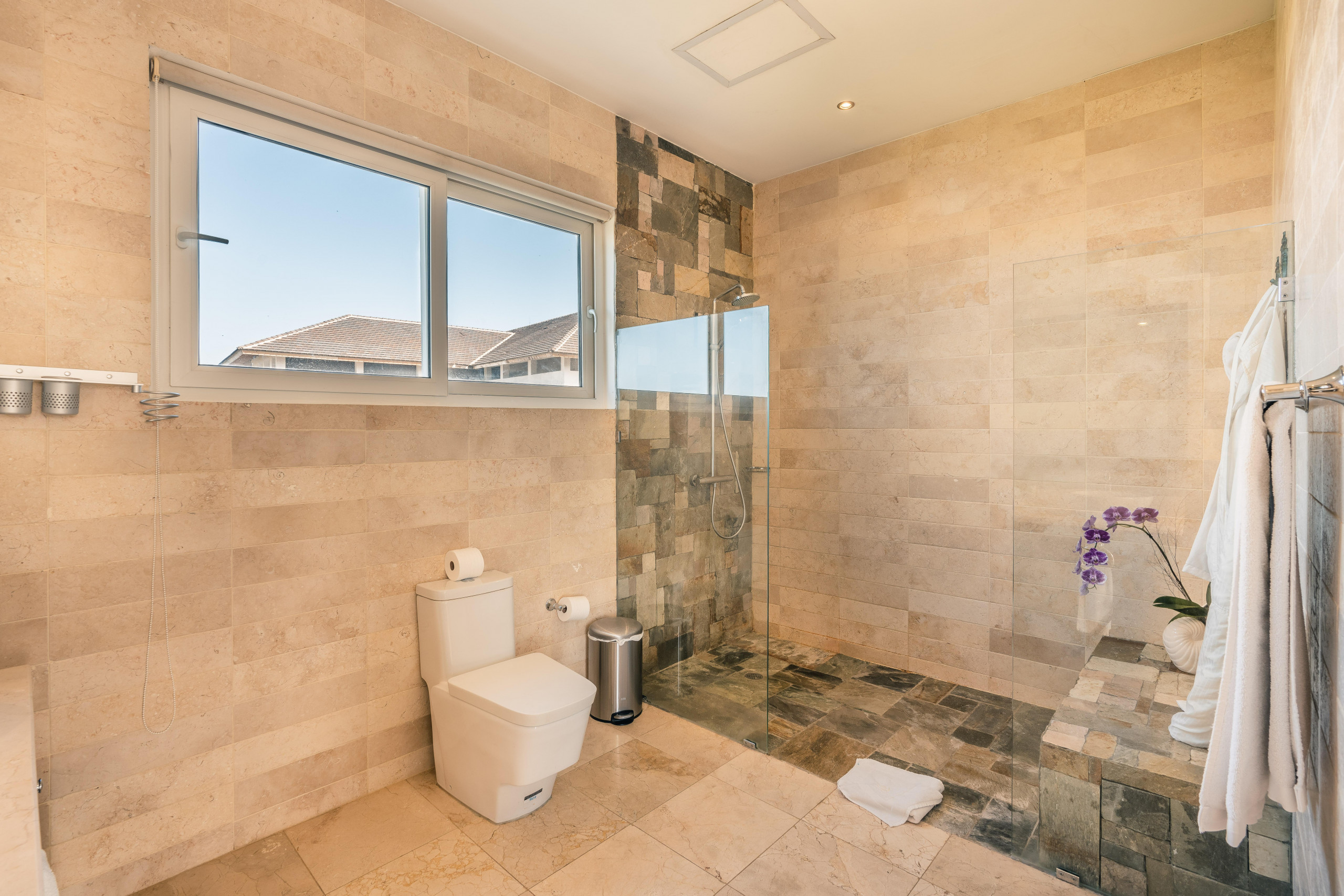 DSC09961DSC09961-HDR_7750x5169