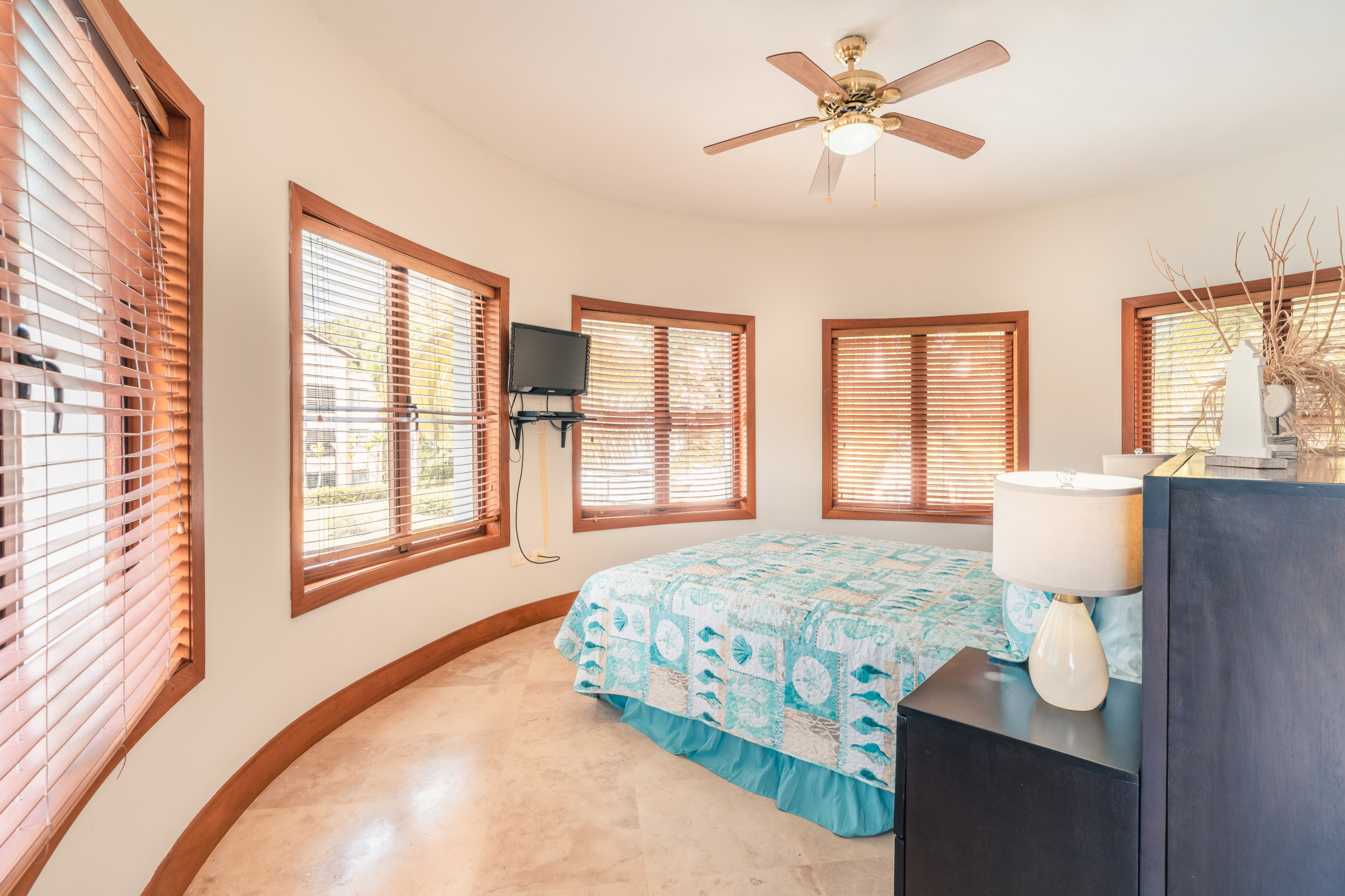 DSC02918DSC02918-HDR