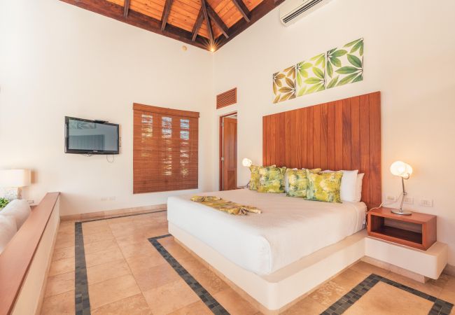 DSC08302DSC08302-HDR_7923x5285