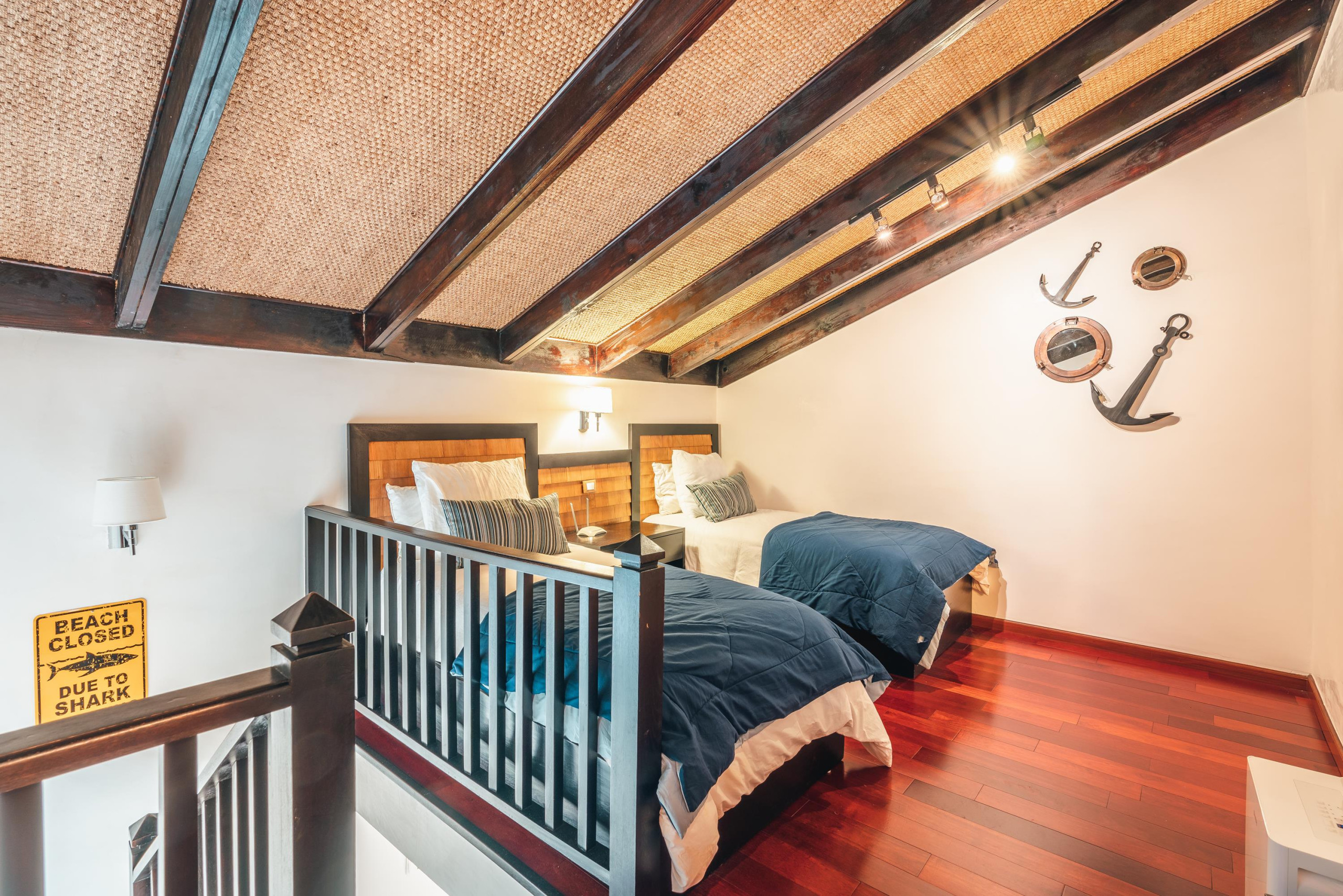 DSC09825DSC09825-HDRCopy