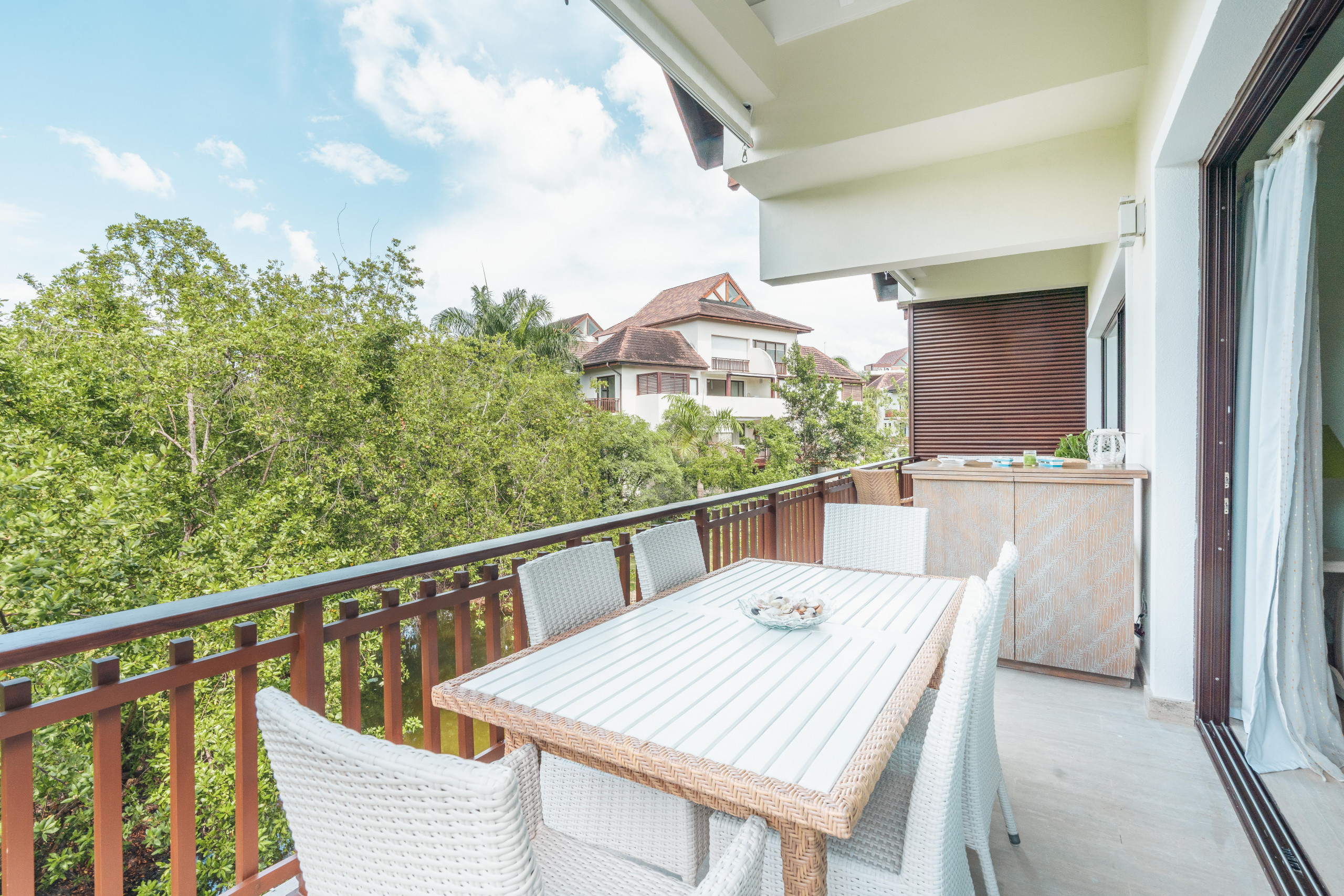 DSC06833DSC06833-HDR_7656x5107