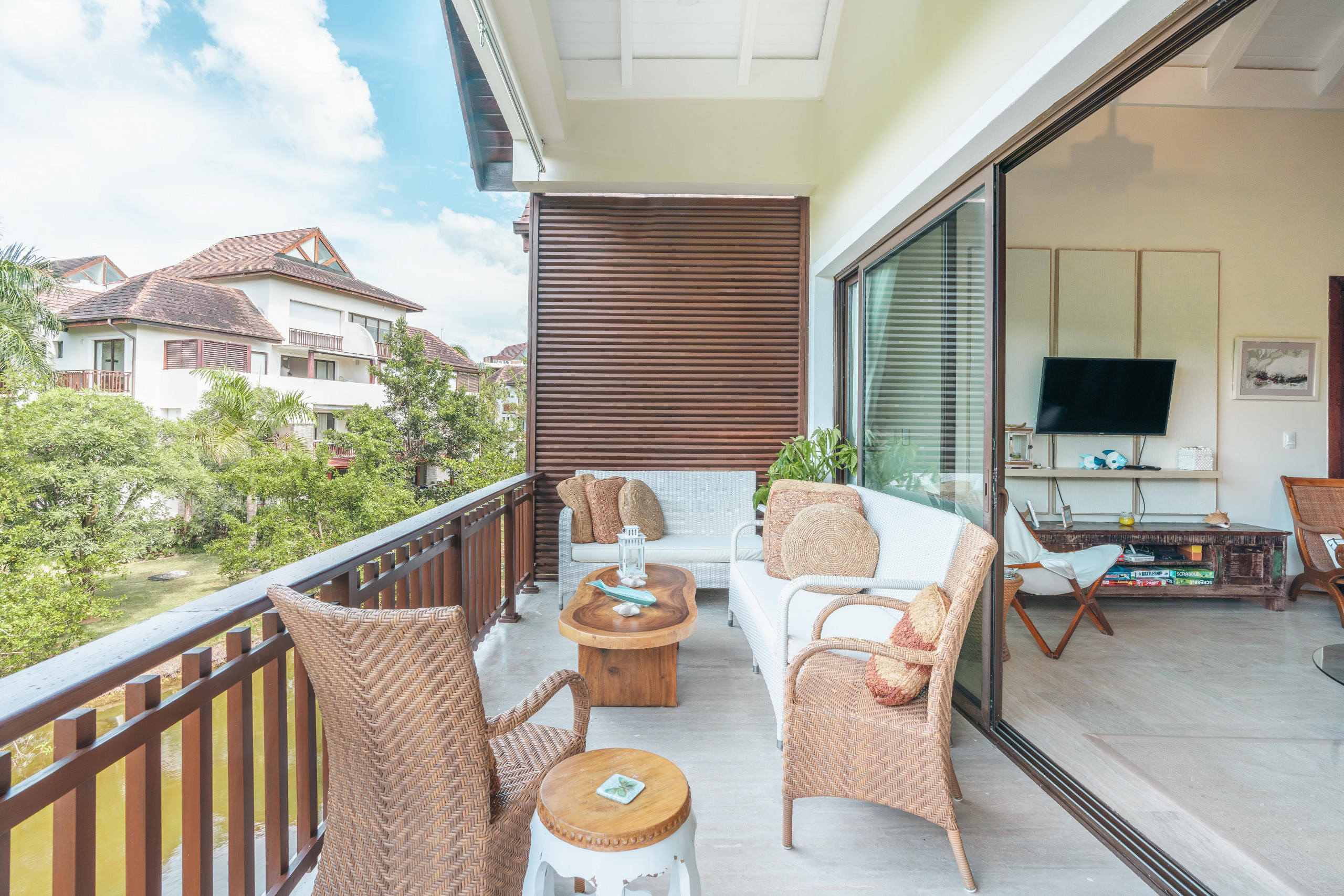 DSC06838DSC06838-HDR_7705x5139