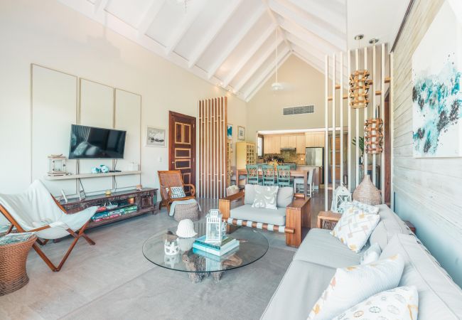 DSC06765DSC06765-HDR_7874x5252