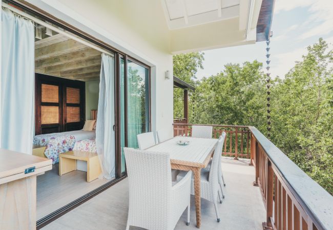 DSC06828DSC06828-HDR_7795x5199