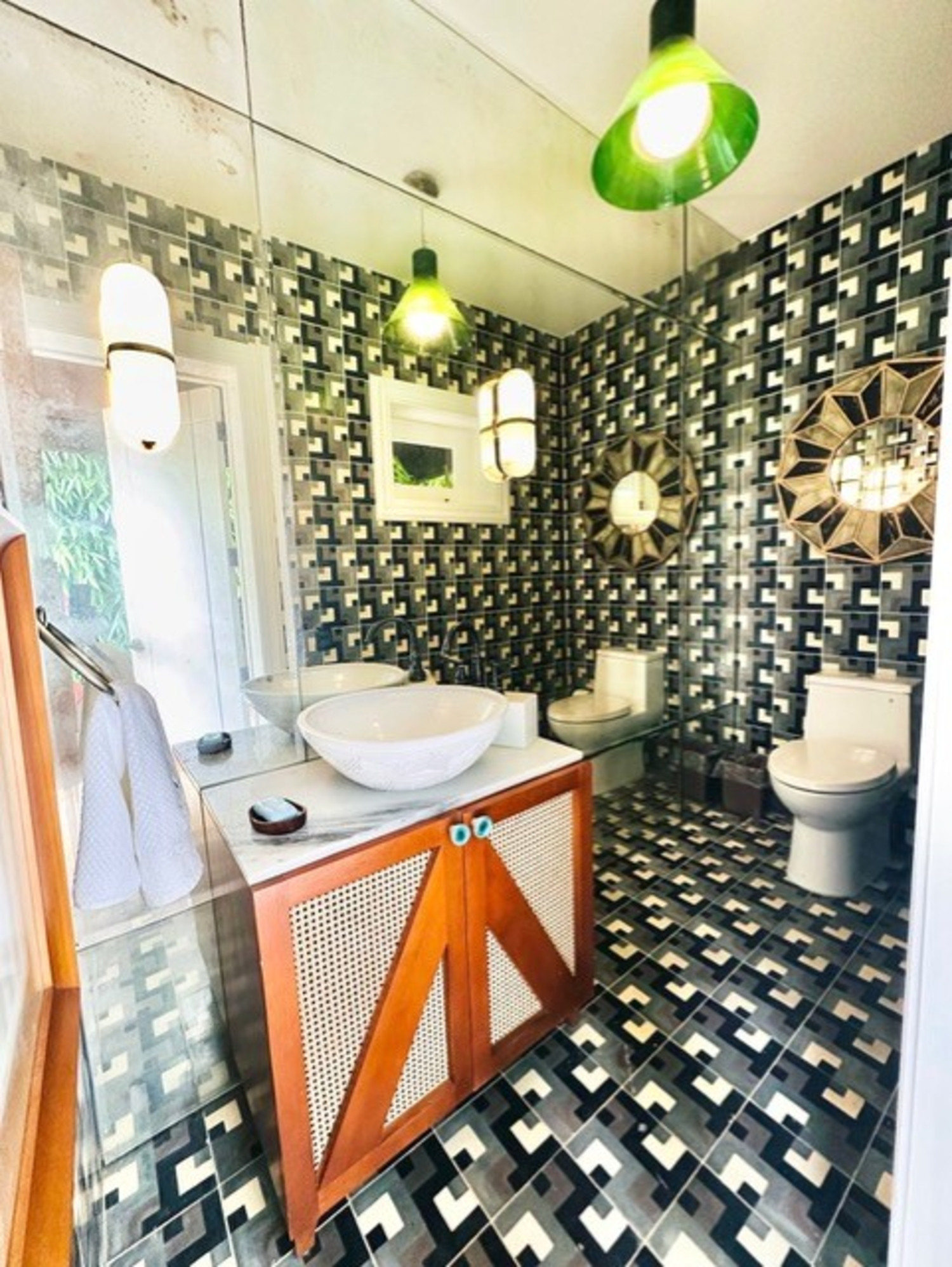 thumbnail_86373ef1-4ba3-469b-b699-7904ac2f8aa1