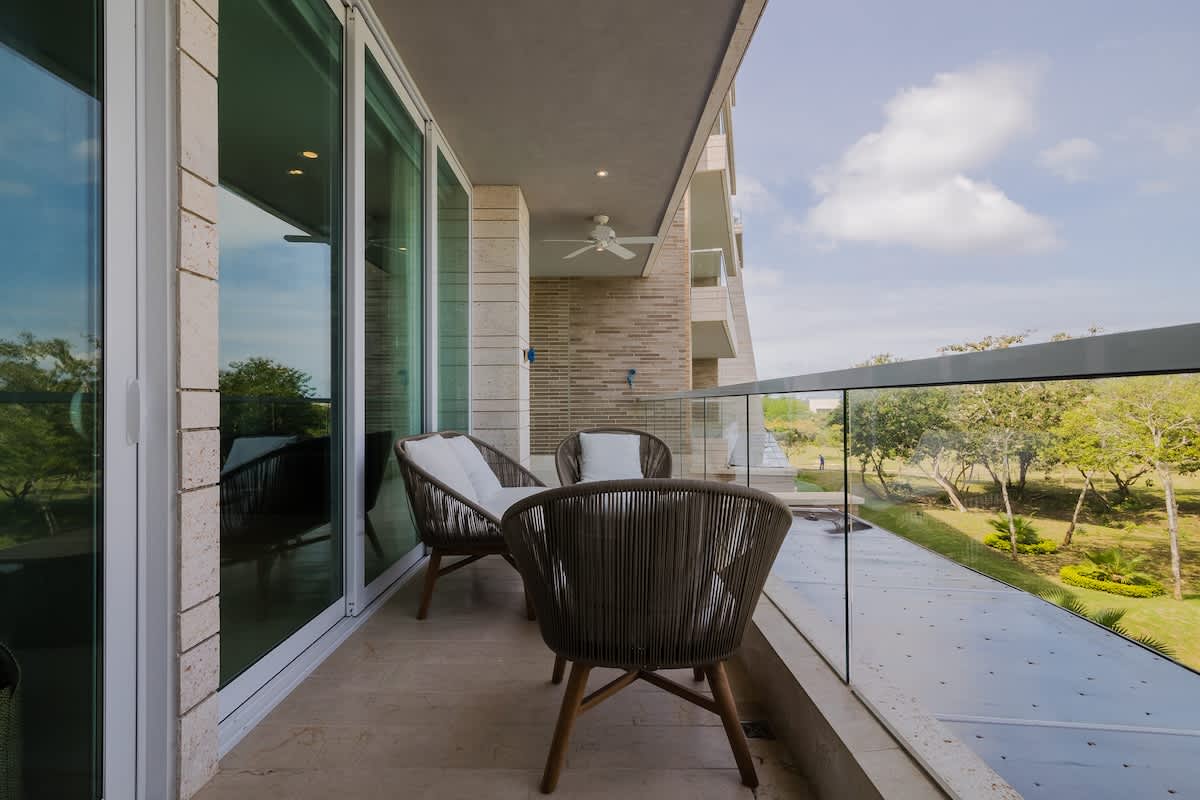 6944449afcb6fe3e7c3fc30a