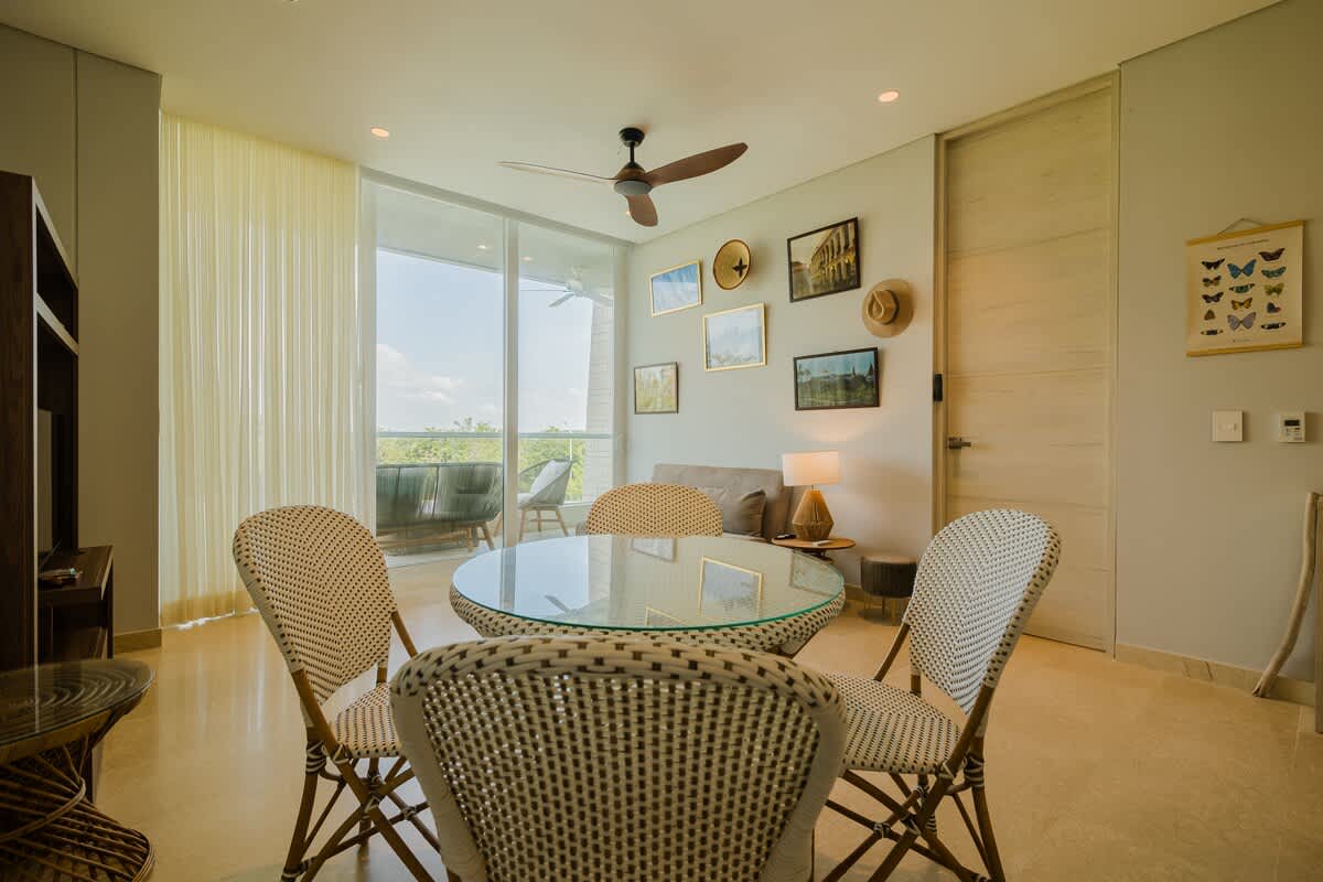 6944449dfcb6fe3e7c3fc360