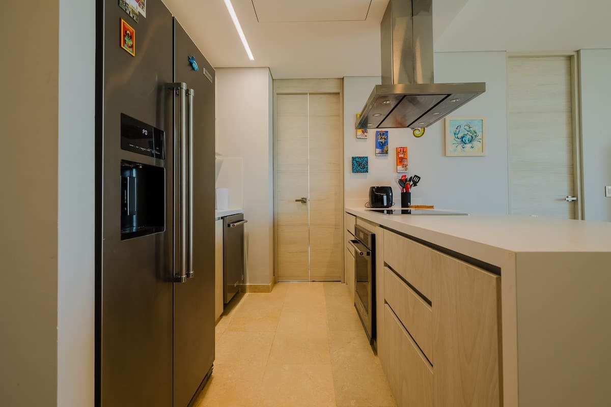 6944449bfcb6fe3e7c3fc330