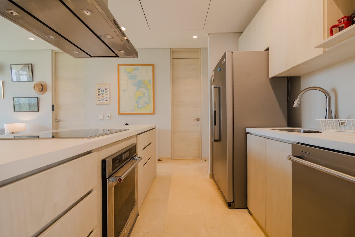 6944449afcb6fe3e7c3fc32b