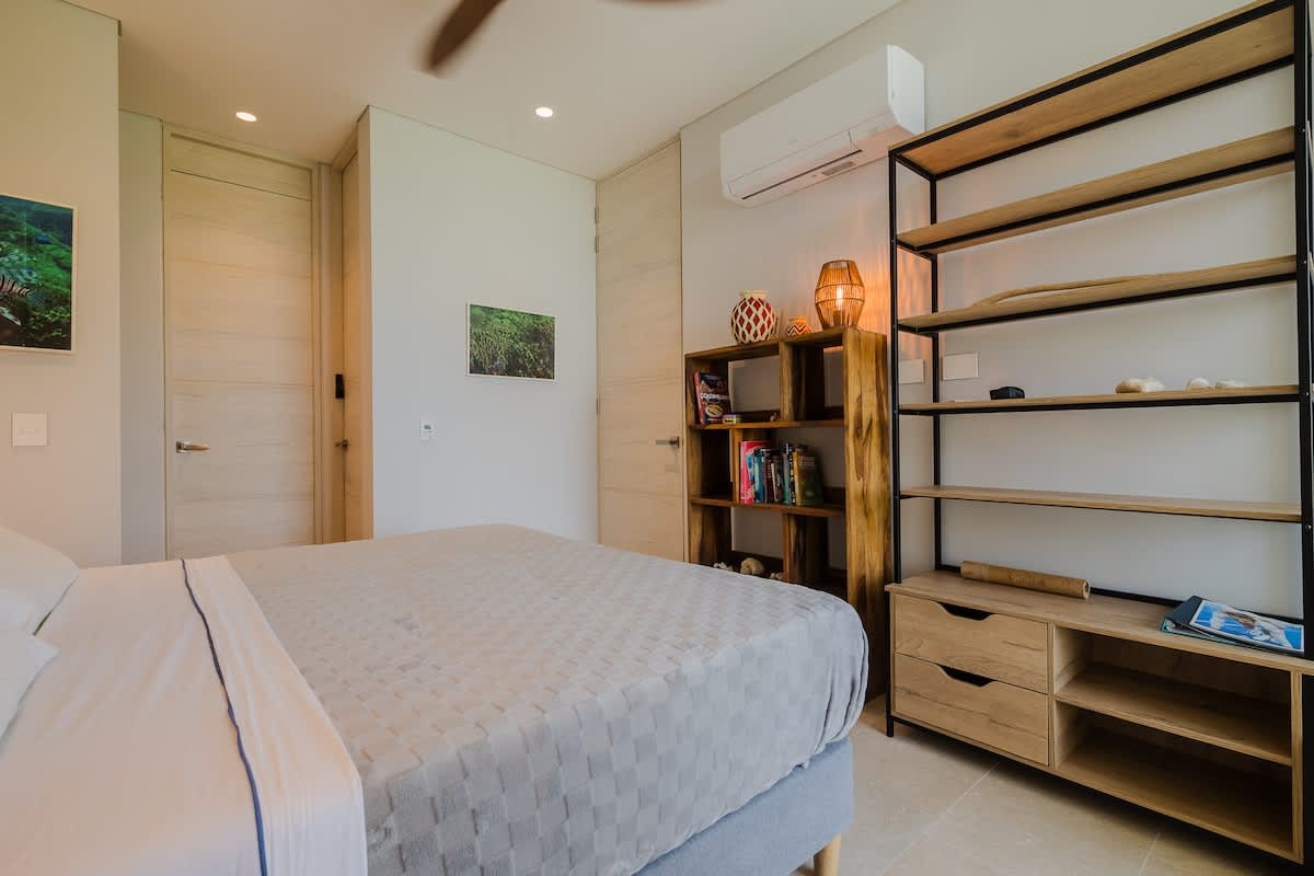 6944449afcb6fe3e7c3fc310