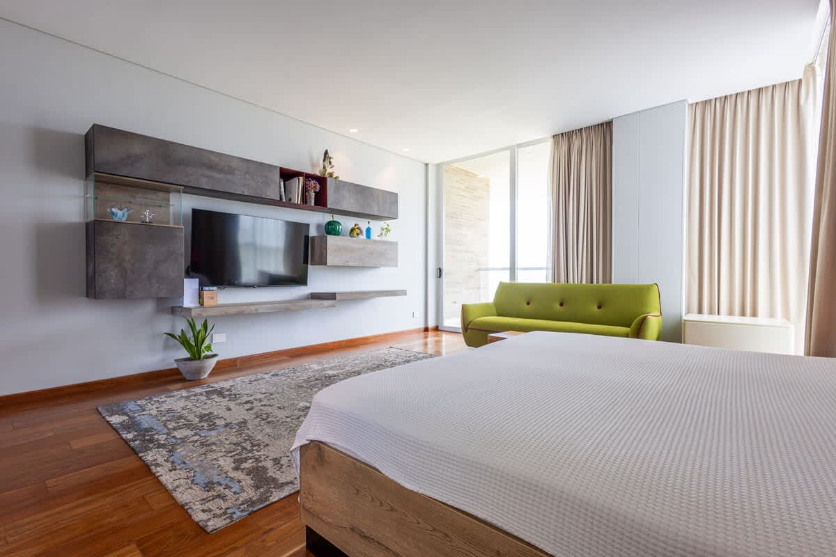 698e3011fe0756b4c4ac8b67