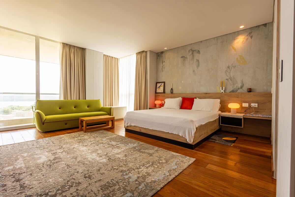 698e3011fe0756b4c4ac8b5c