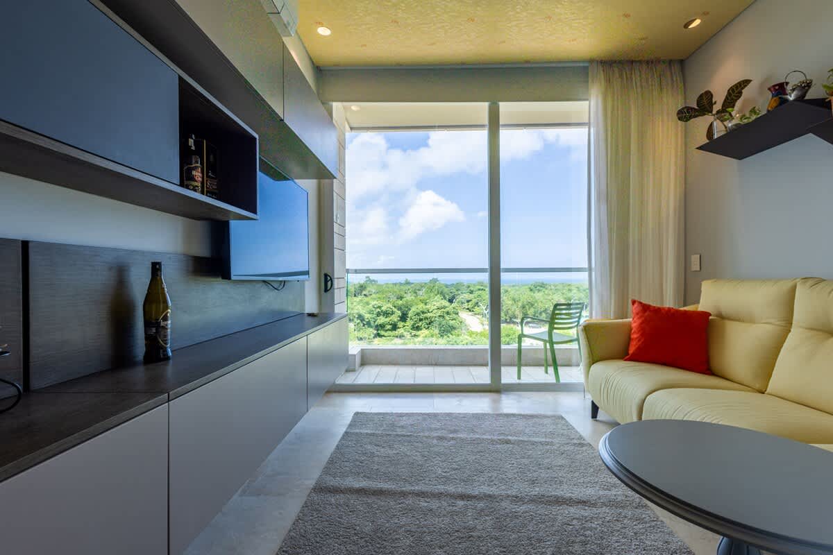 698e3011fe0756b4c4ac8b5e