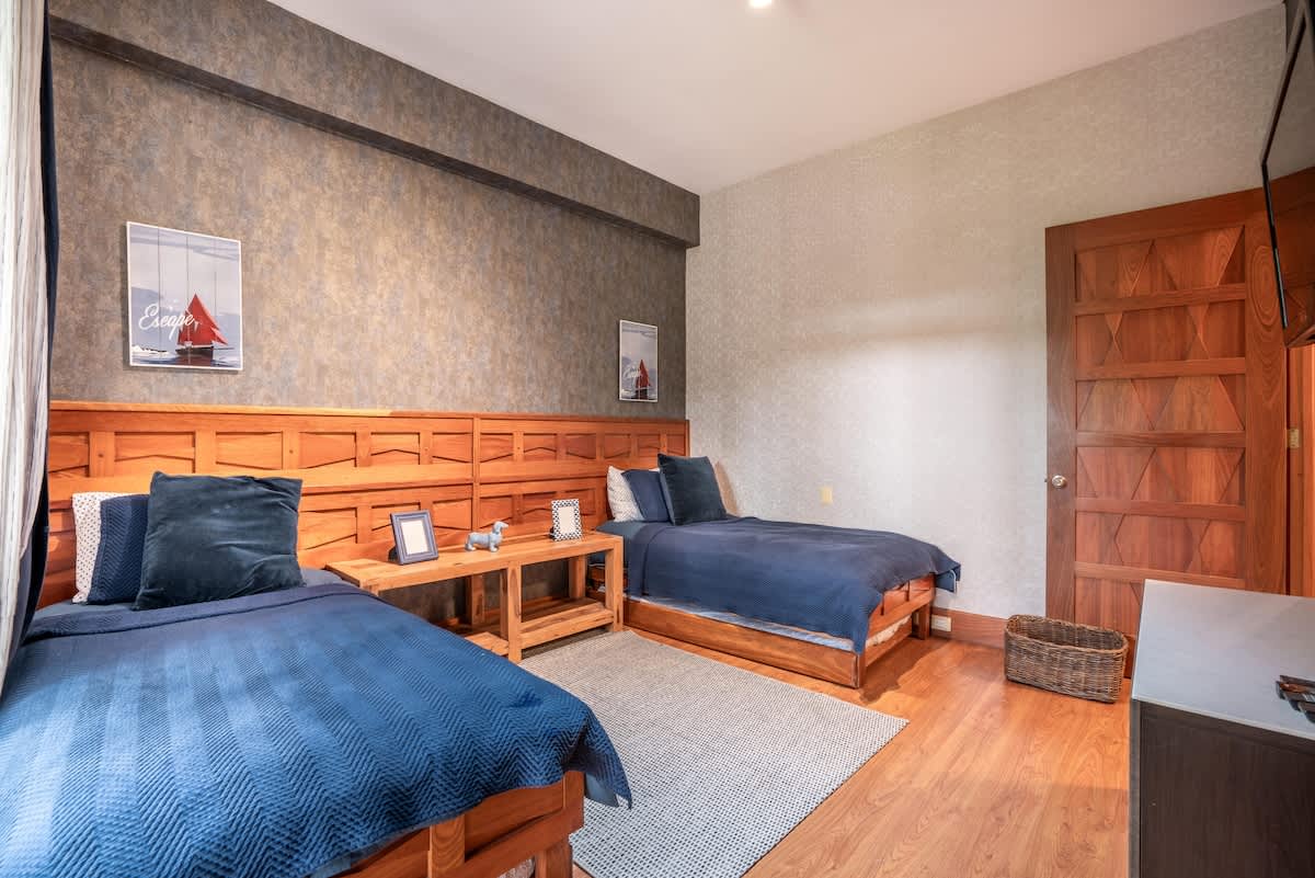 6944442afcb6fe3e7c3fbc8c