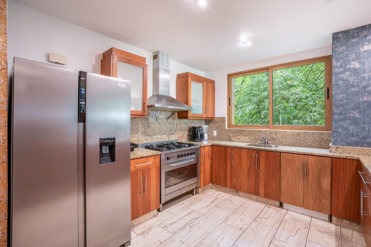 6944442afcb6fe3e7c3fbc99