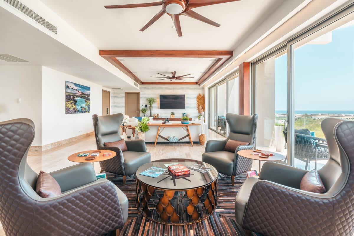 694443ebfcb6fe3e7c3fb98e