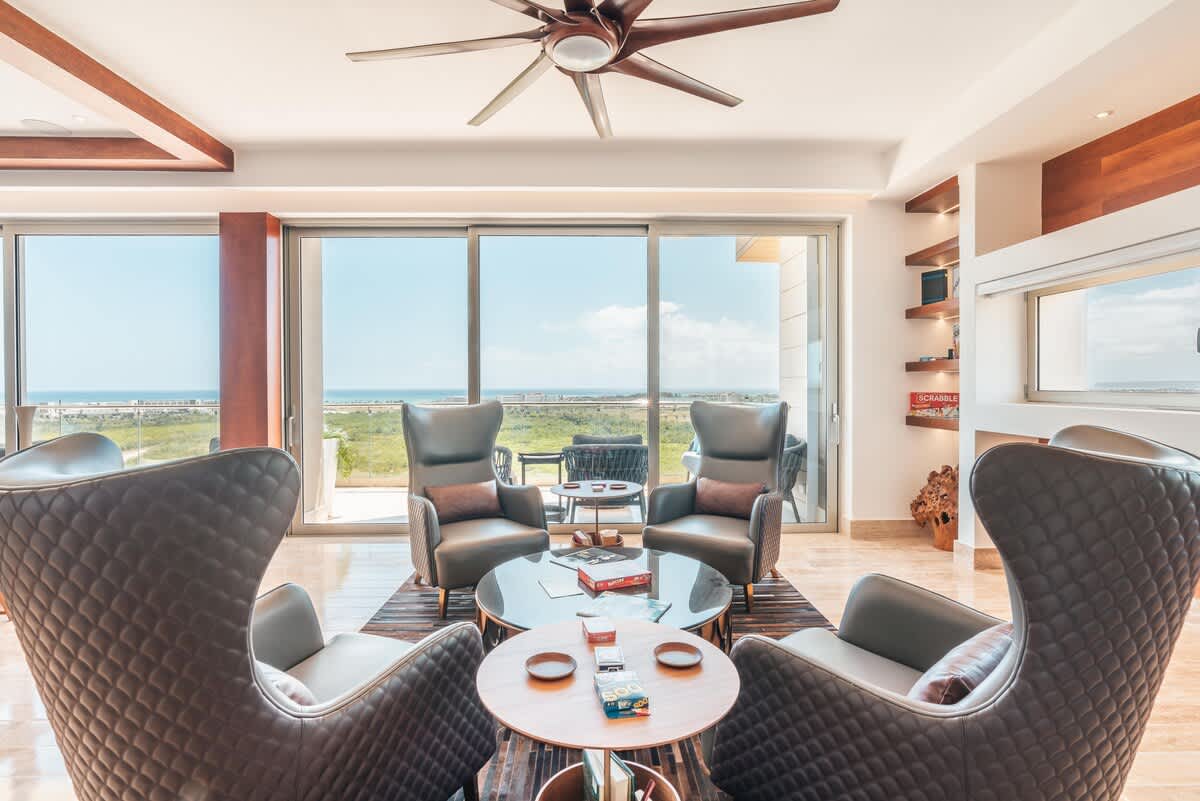 694443ebfcb6fe3e7c3fb994