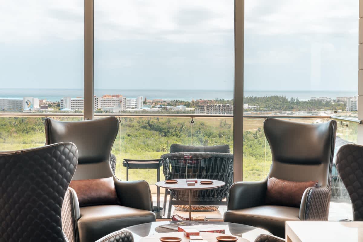 694443ebfcb6fe3e7c3fb996