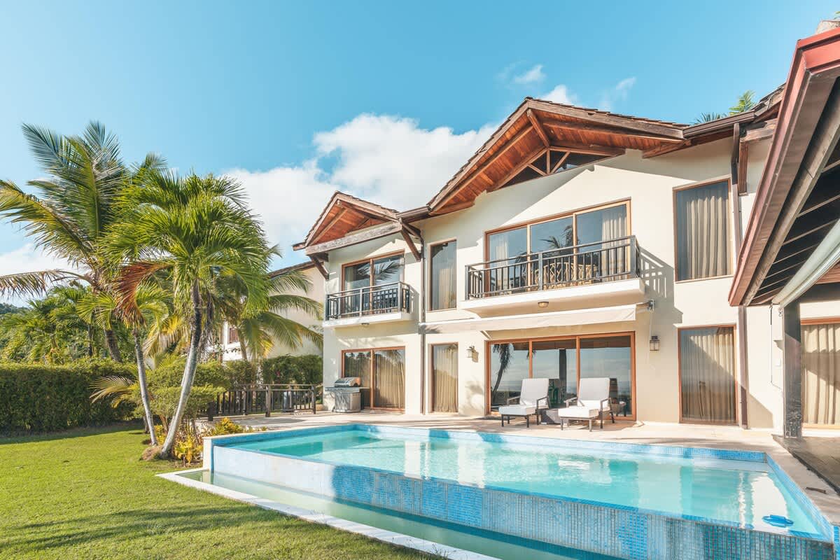 6945bff0914dba2e0733ffb8