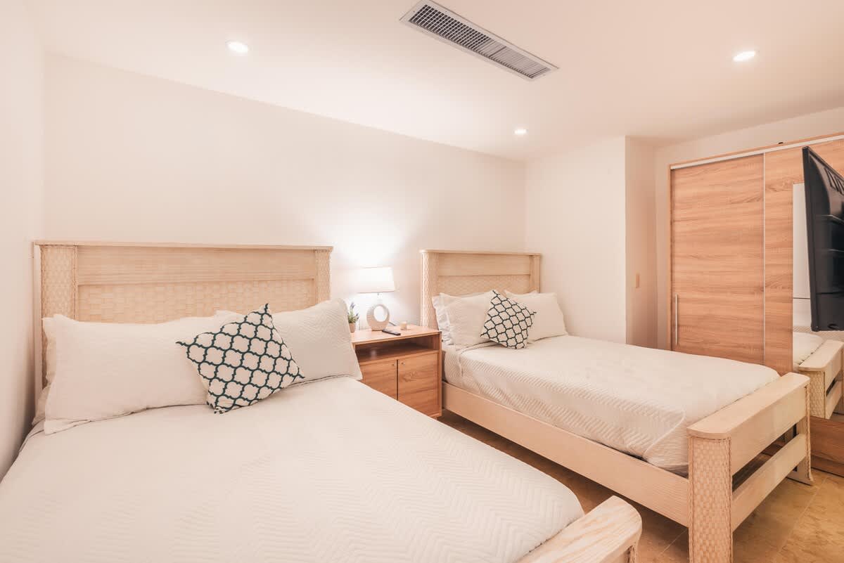 6944443e914dba2e072f7d3b