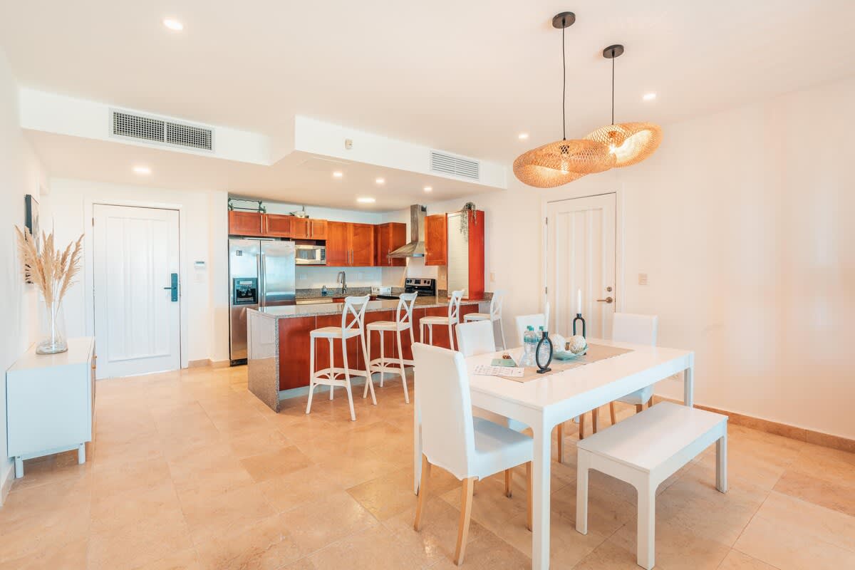 6944443e914dba2e072f7d52