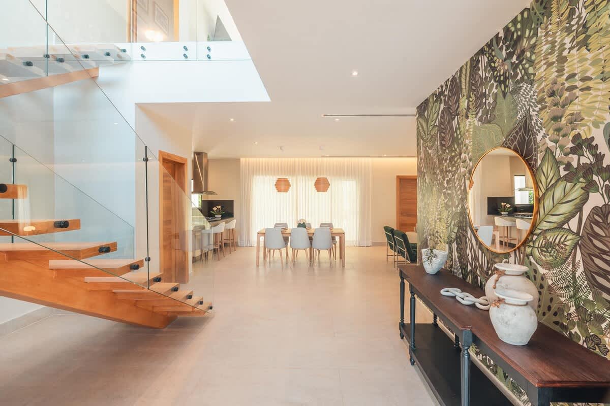 6944447e914dba2e072f8055