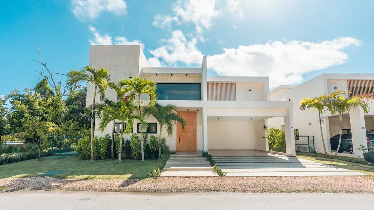 6944447e914dba2e072f8053