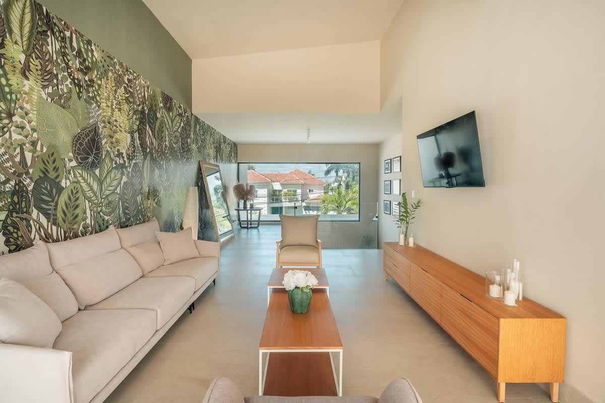 6944447d914dba2e072f802c