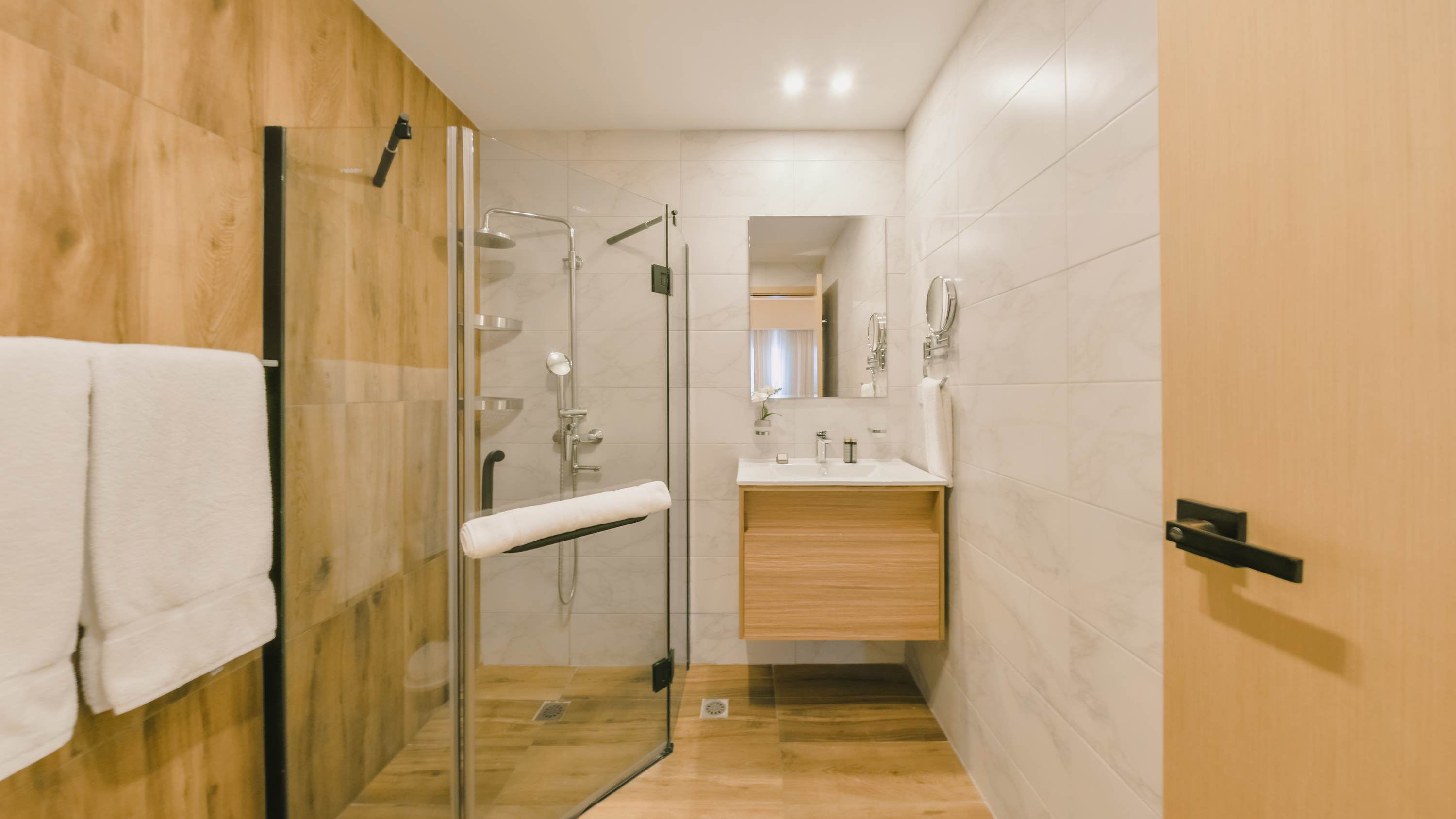 69bd9dc78e442000159b78fb