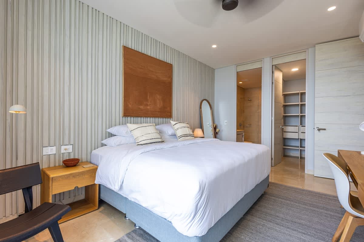 6944448f914dba2e072f810f