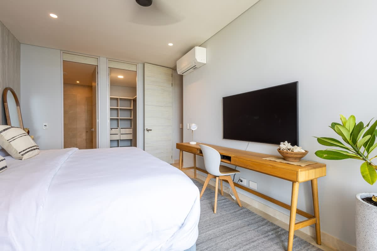 6944448c914dba2e072f80a3