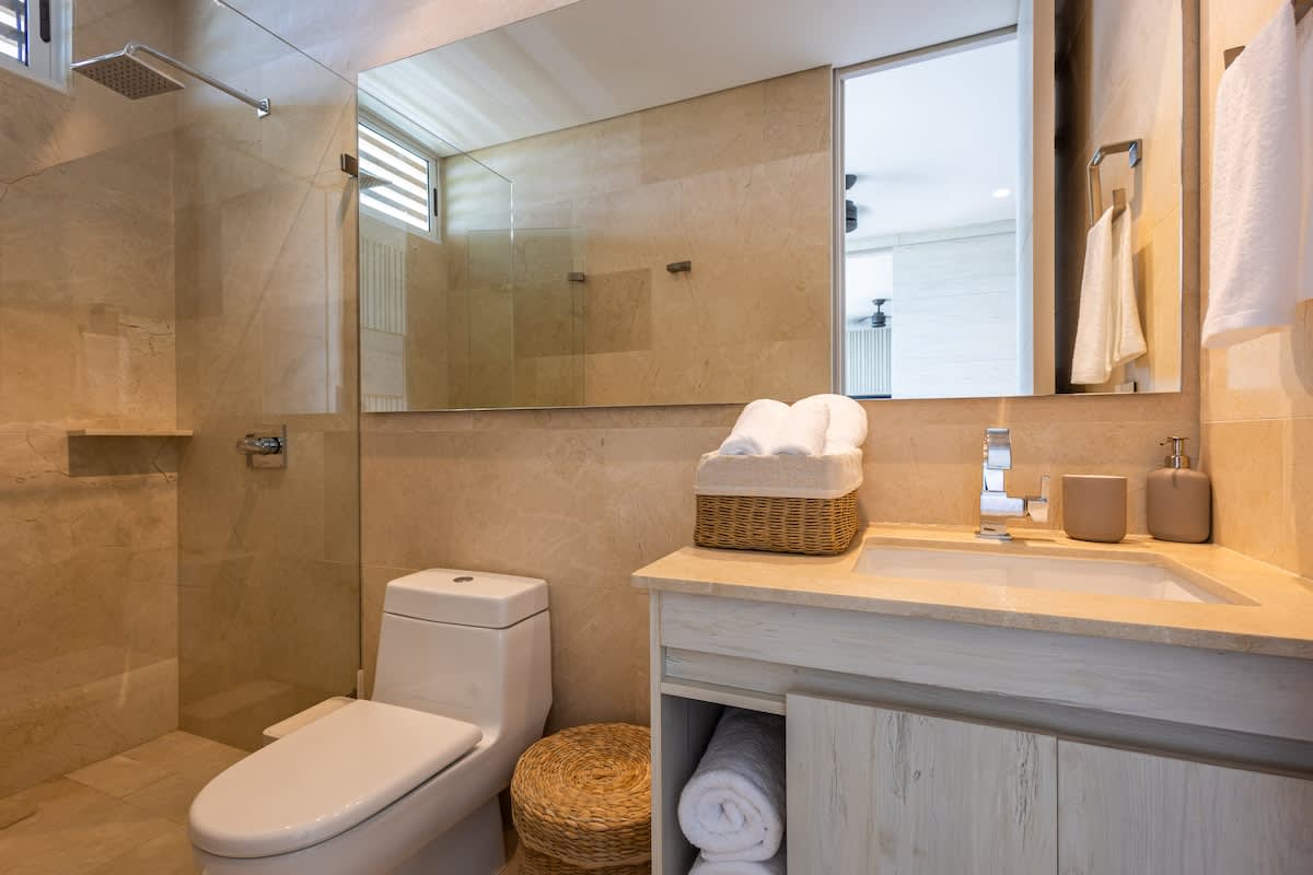 6944448f914dba2e072f810c