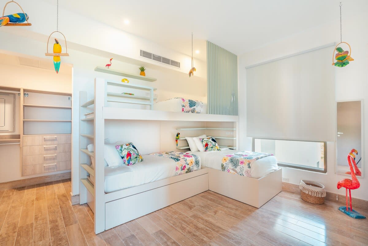 694afefa98ade2a2e859f936