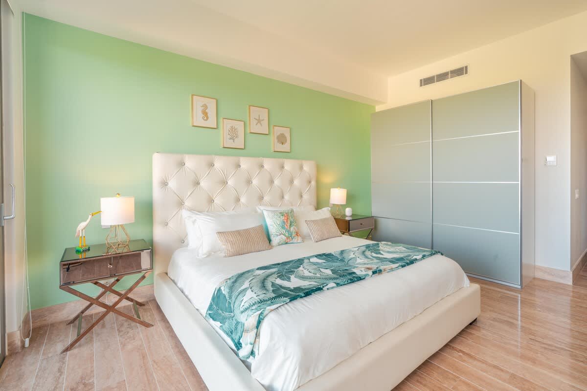 694afefa98ade2a2e859f93a