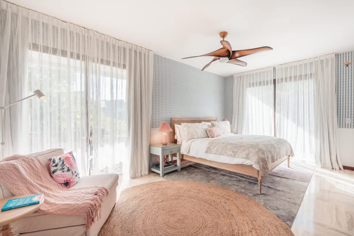 694afef498ade2a2e859f8f3