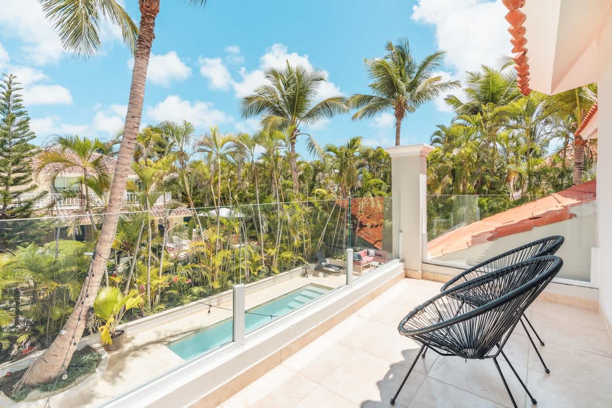 6944438b914dba2e072f77ba