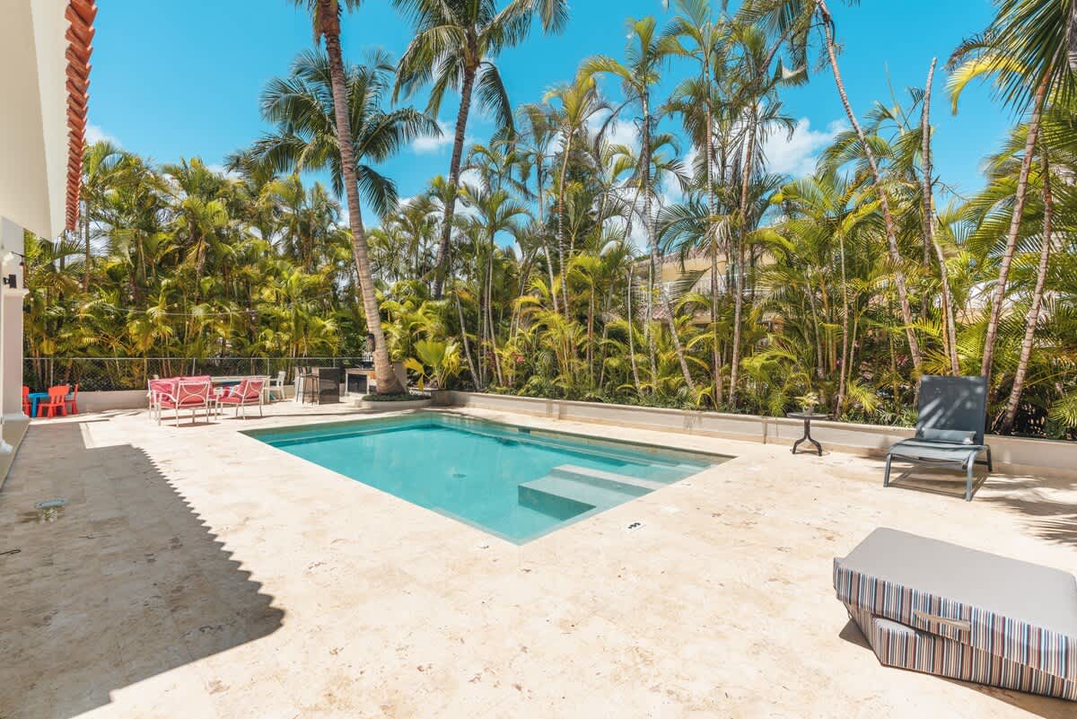 6944438b914dba2e072f77bd