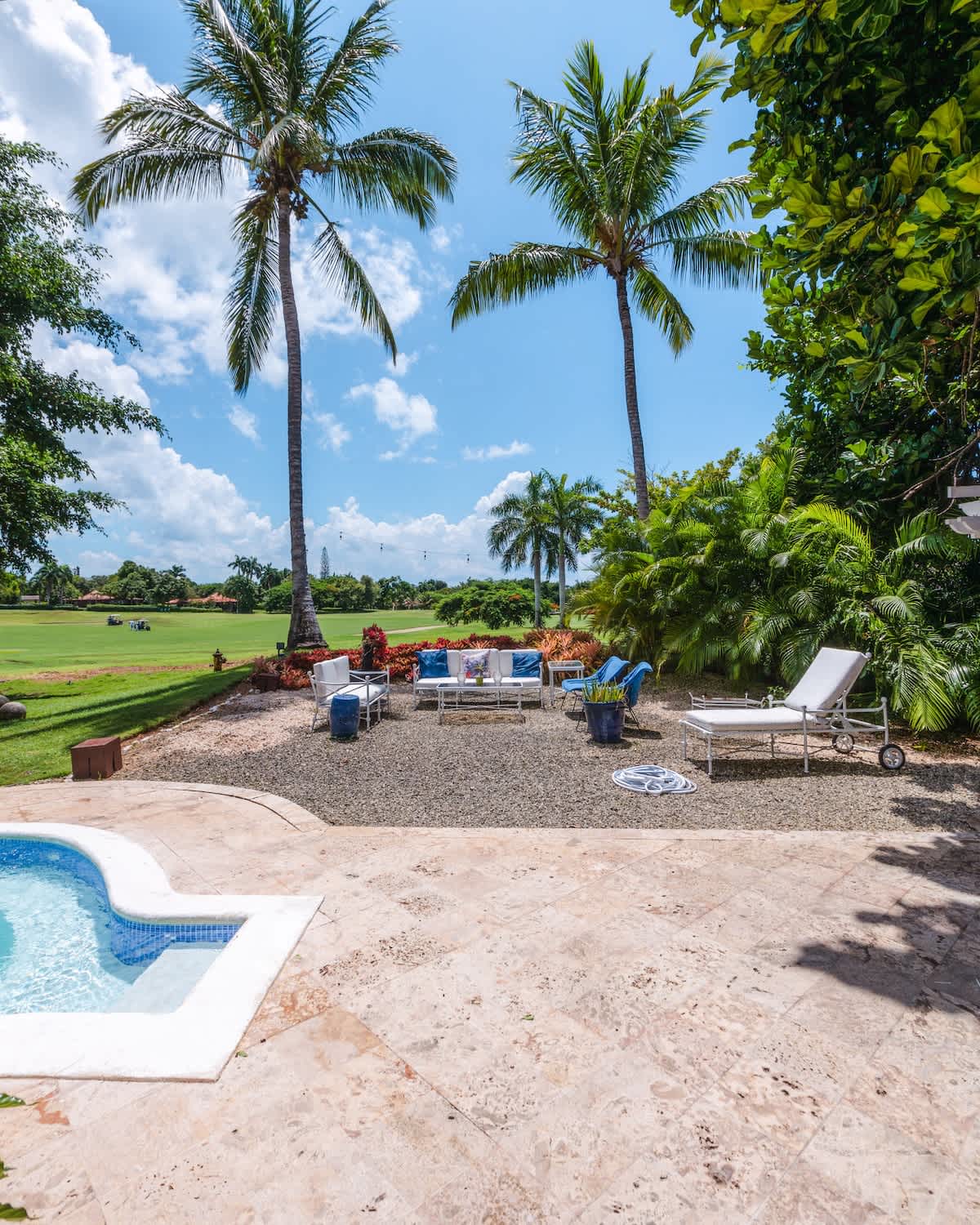 6944442f914dba2e072f7c24