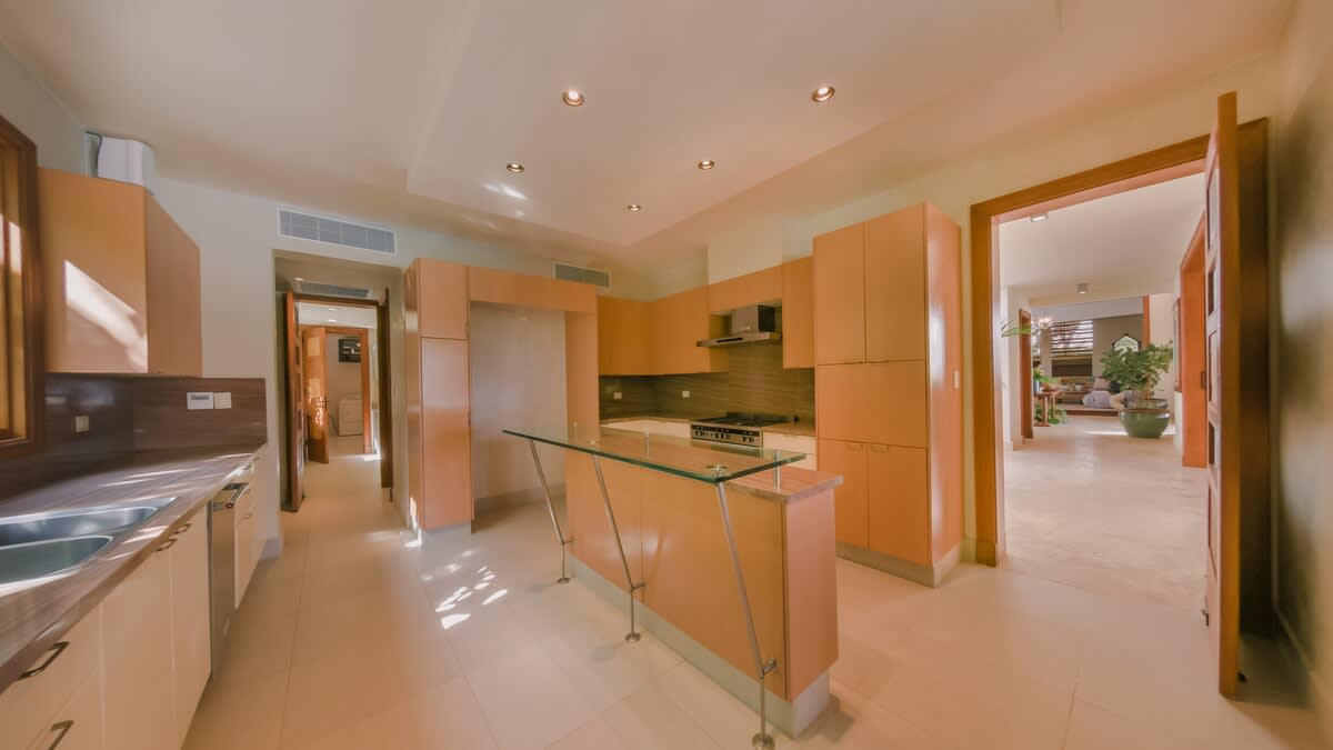 6944433e914dba2e072f737a