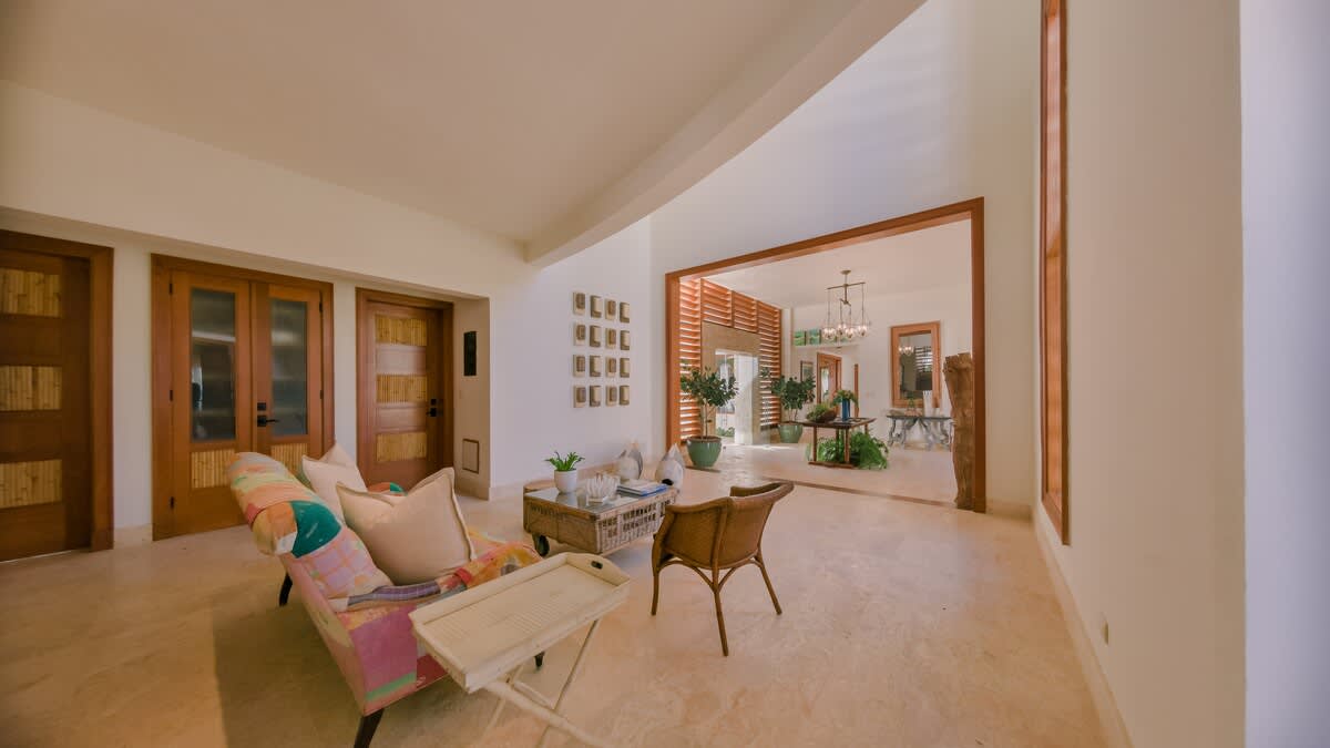 6944433e914dba2e072f737e