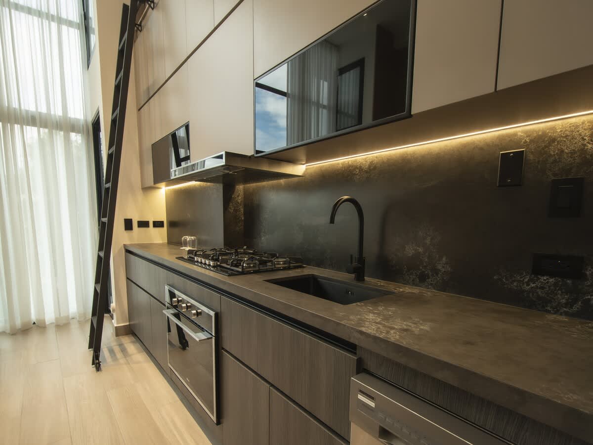 694aebef98ade2a2e859c676