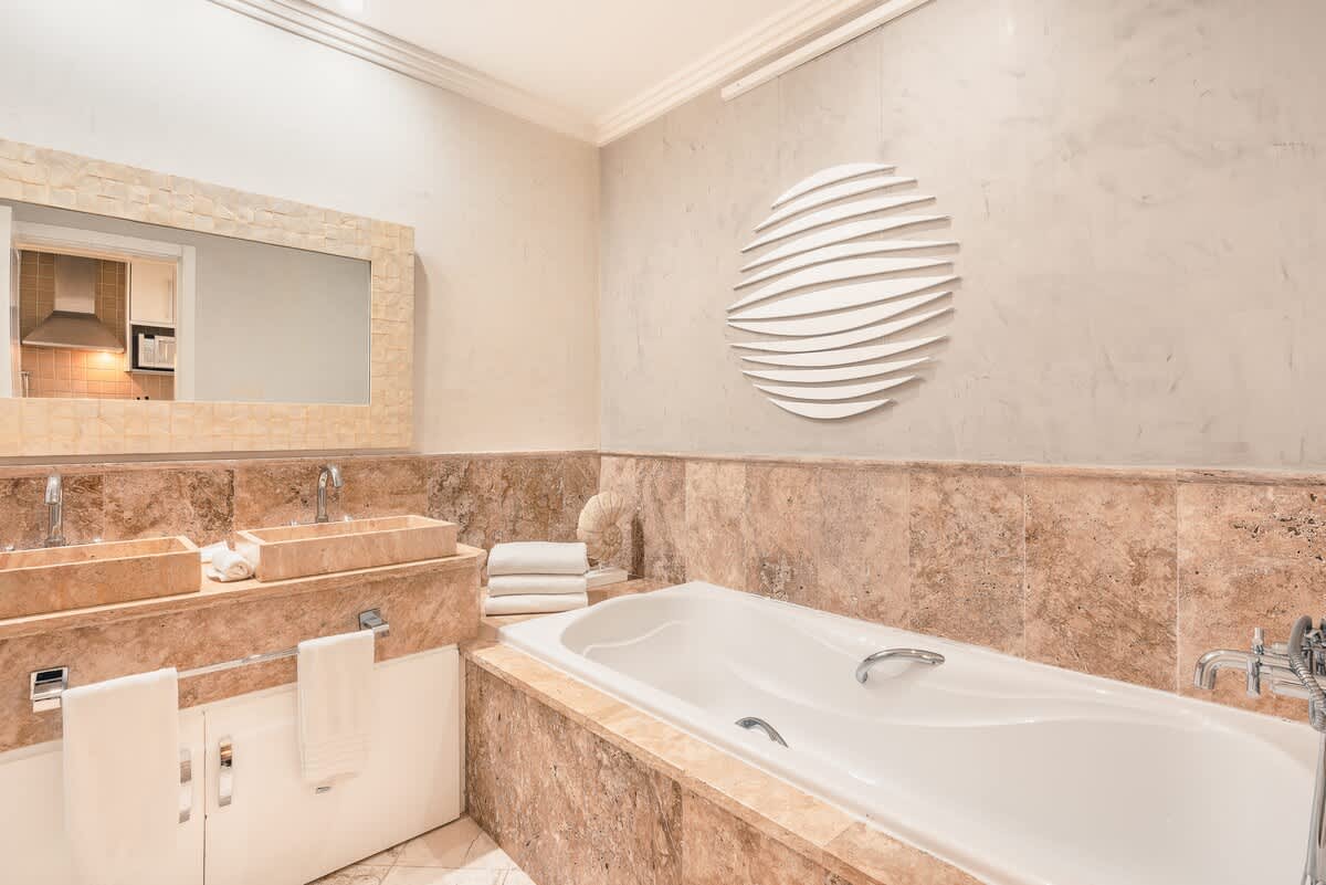 694affa49ffb66b812e21476