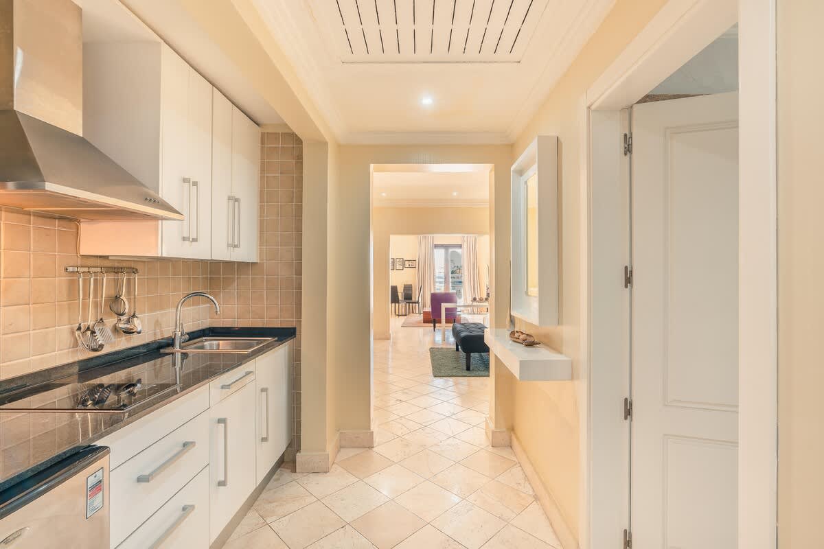 694affa49ffb66b812e21453