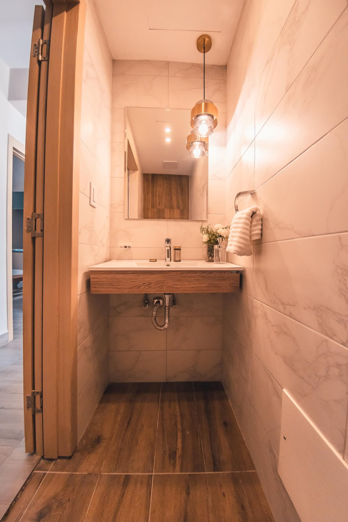 6945c099fcb6fe3e7c44349f